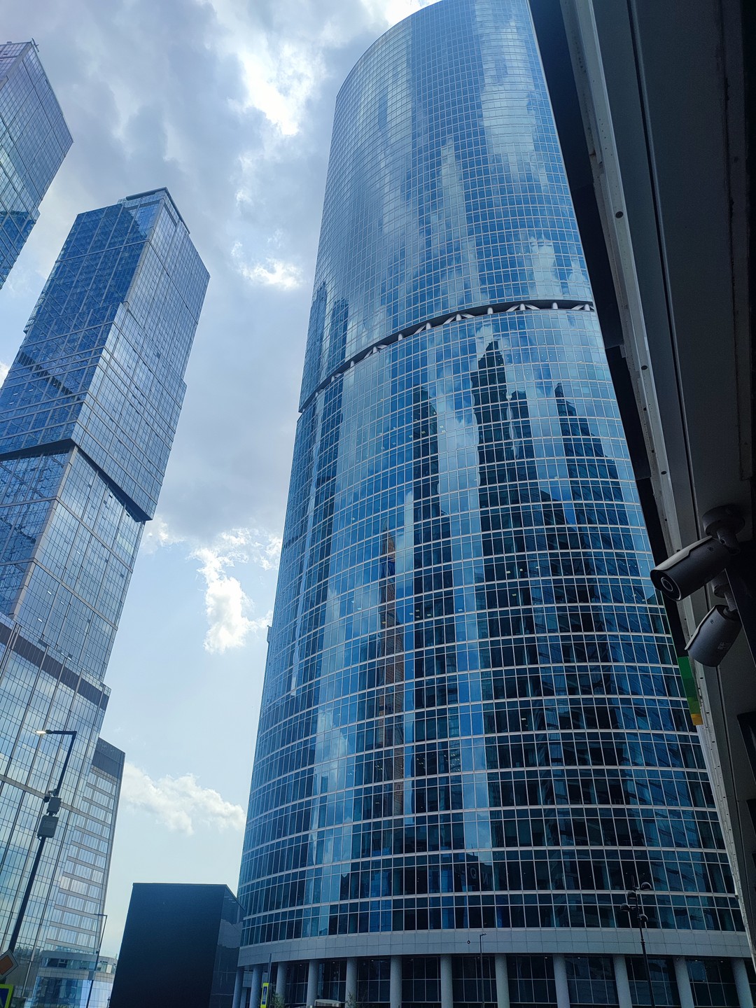 Именно в Москва-Сити, был в первый раз. Впечатления непередаваемые. Конечно понять что где находится, какая из