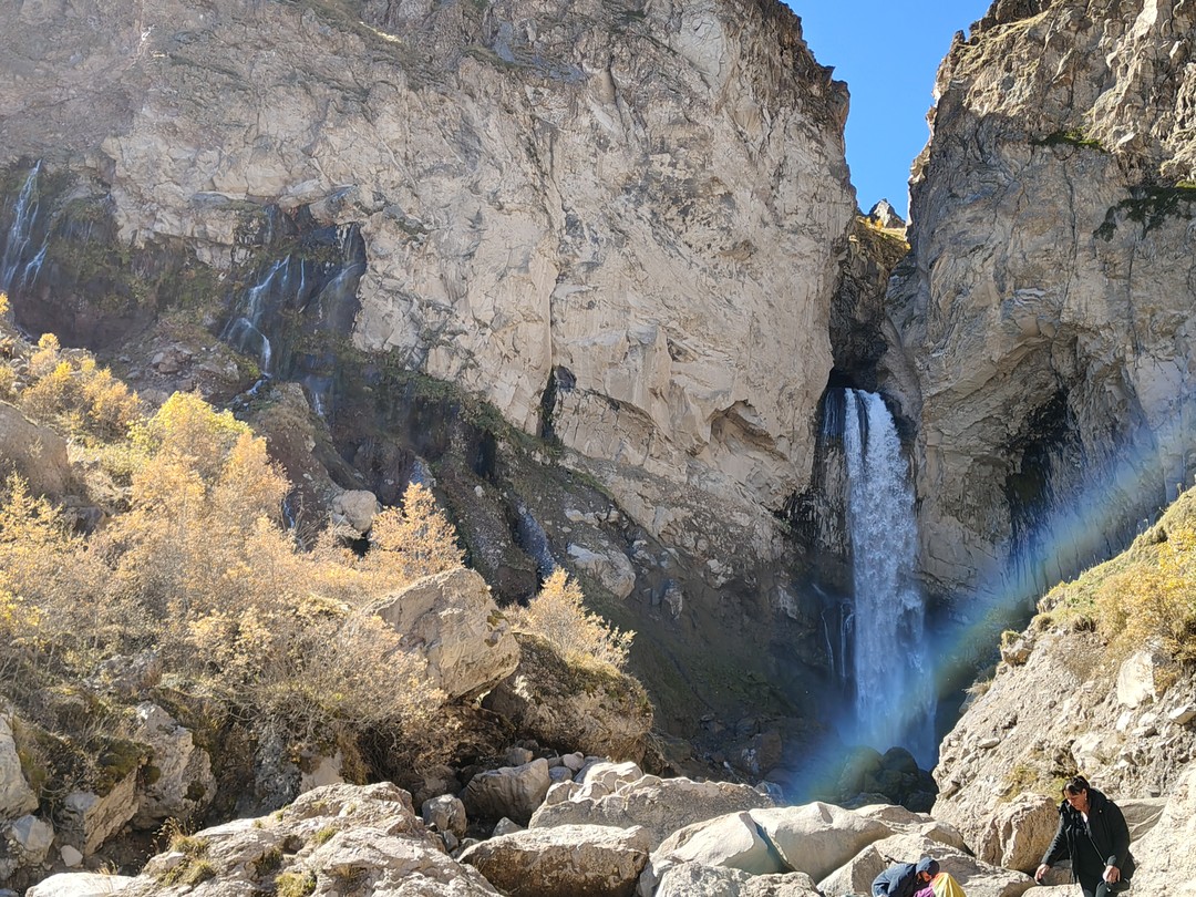 Огромная благодарность организаторам экскурсии и искрянняя благодарность гиду Георгию за полученные положительные эмоции от поездки!