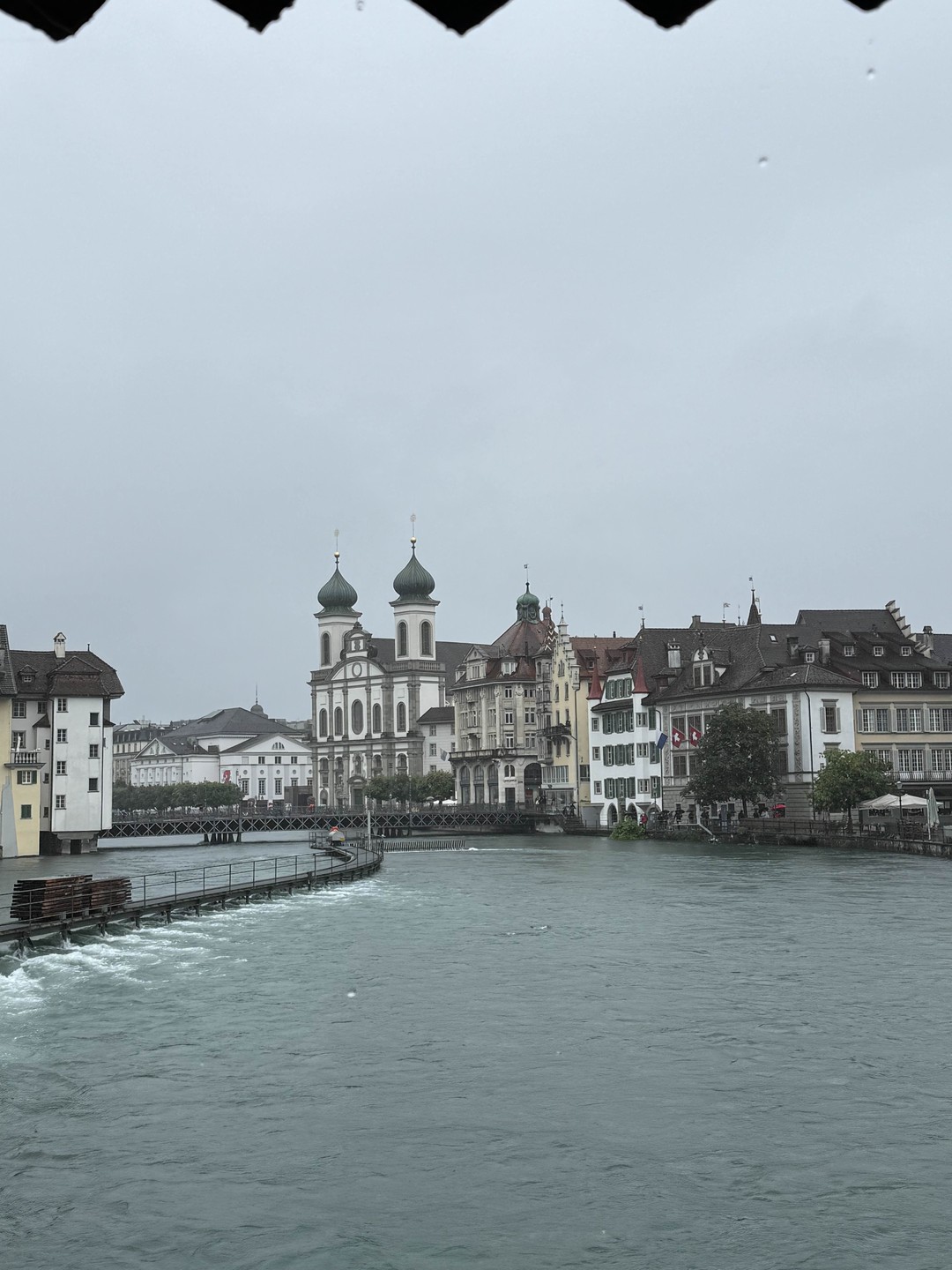 Очень понравилась экскурсия по Люцерну с Натальей! Отличное знание истории города! Даже сильнейший дождь не помешал