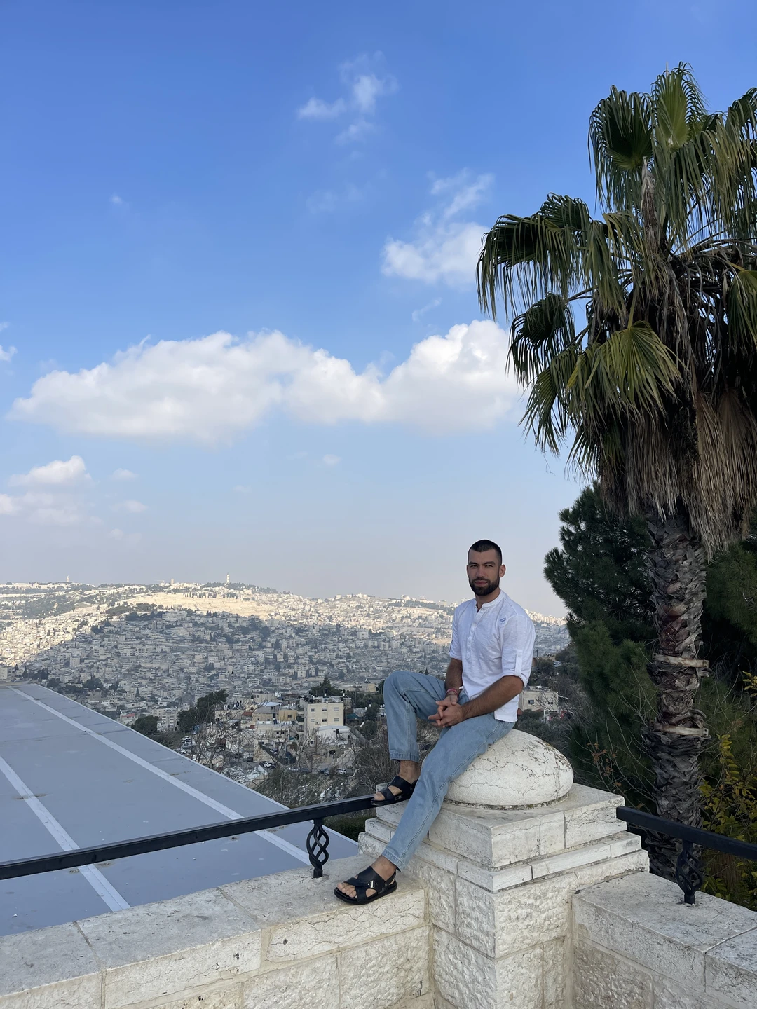 Я в первый раз в жизни ехал в Израиль,я безмерно рад этой возможности,я счастлив что побывал