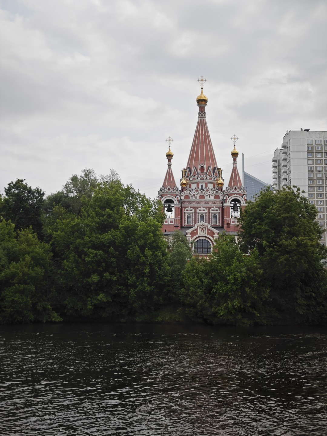 Большое спасибо за прекрасную, познавательную прогулку! Удобно, что используются радиогиды, рассказ слышно в любом месте речного