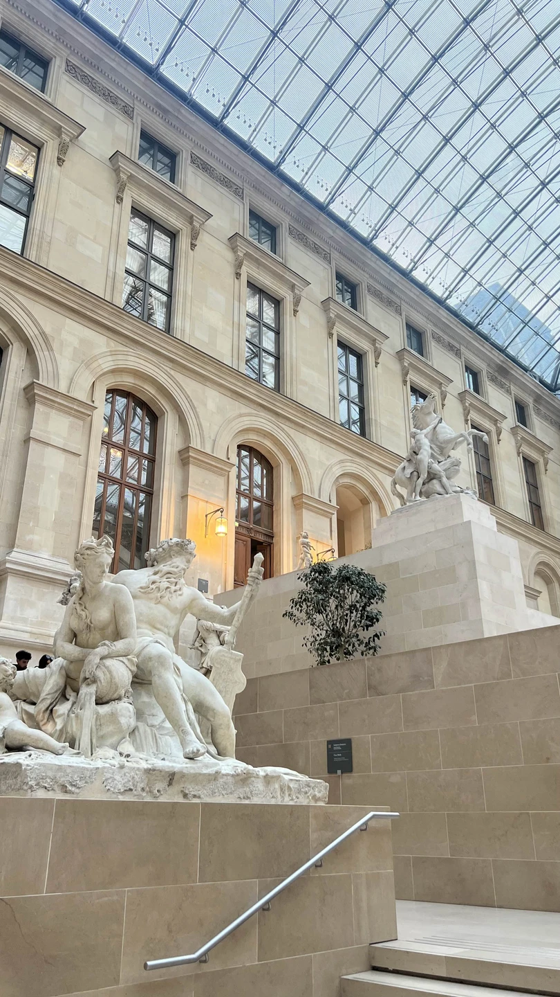 Лувр сквозь века и эпохи (Екатерина)