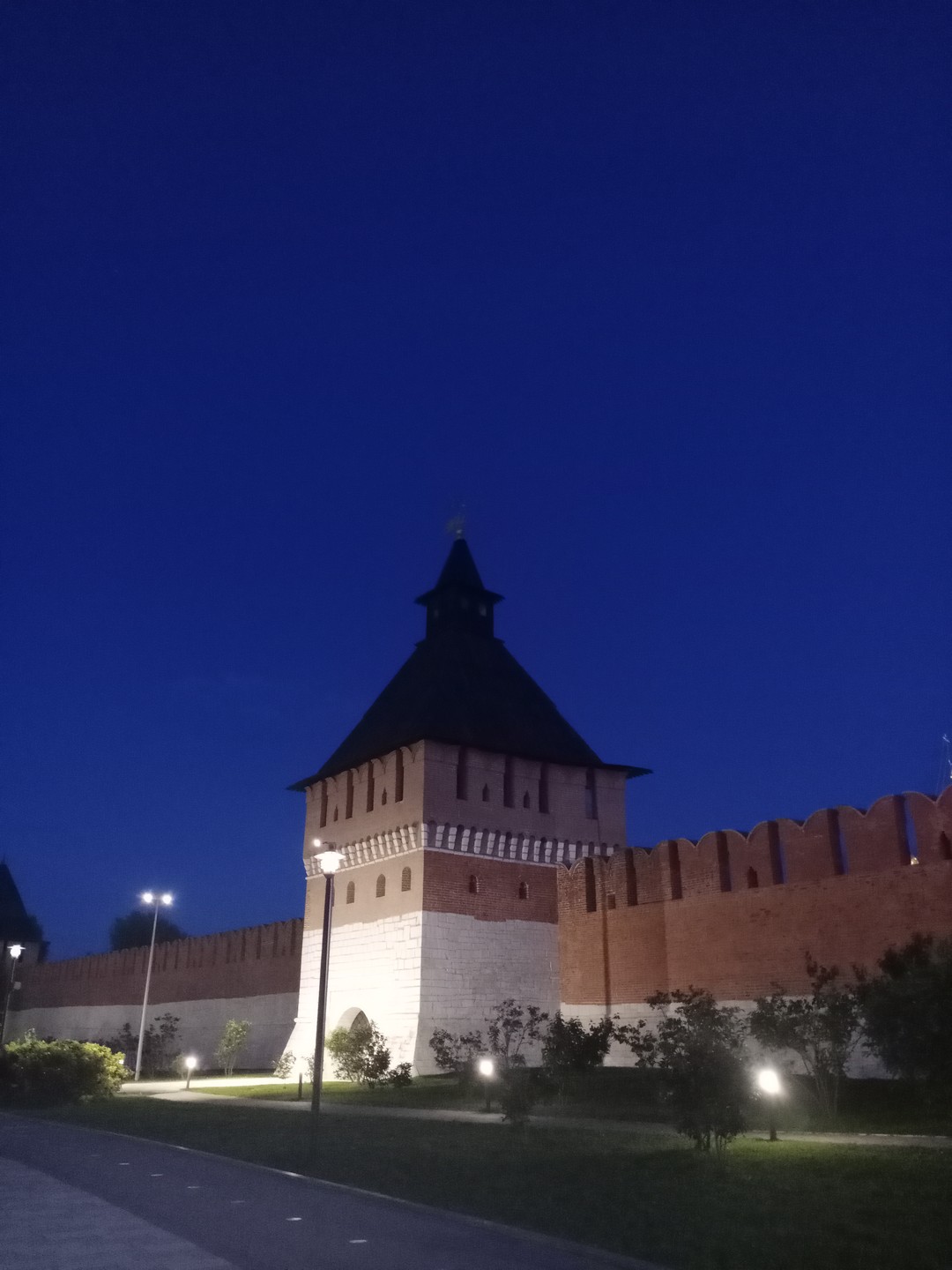 Замечательная экскурсия для тех, кто впервые в Туле. Наш гид Игорь оказался прекрасным рассказчиком, искренне влюбленным