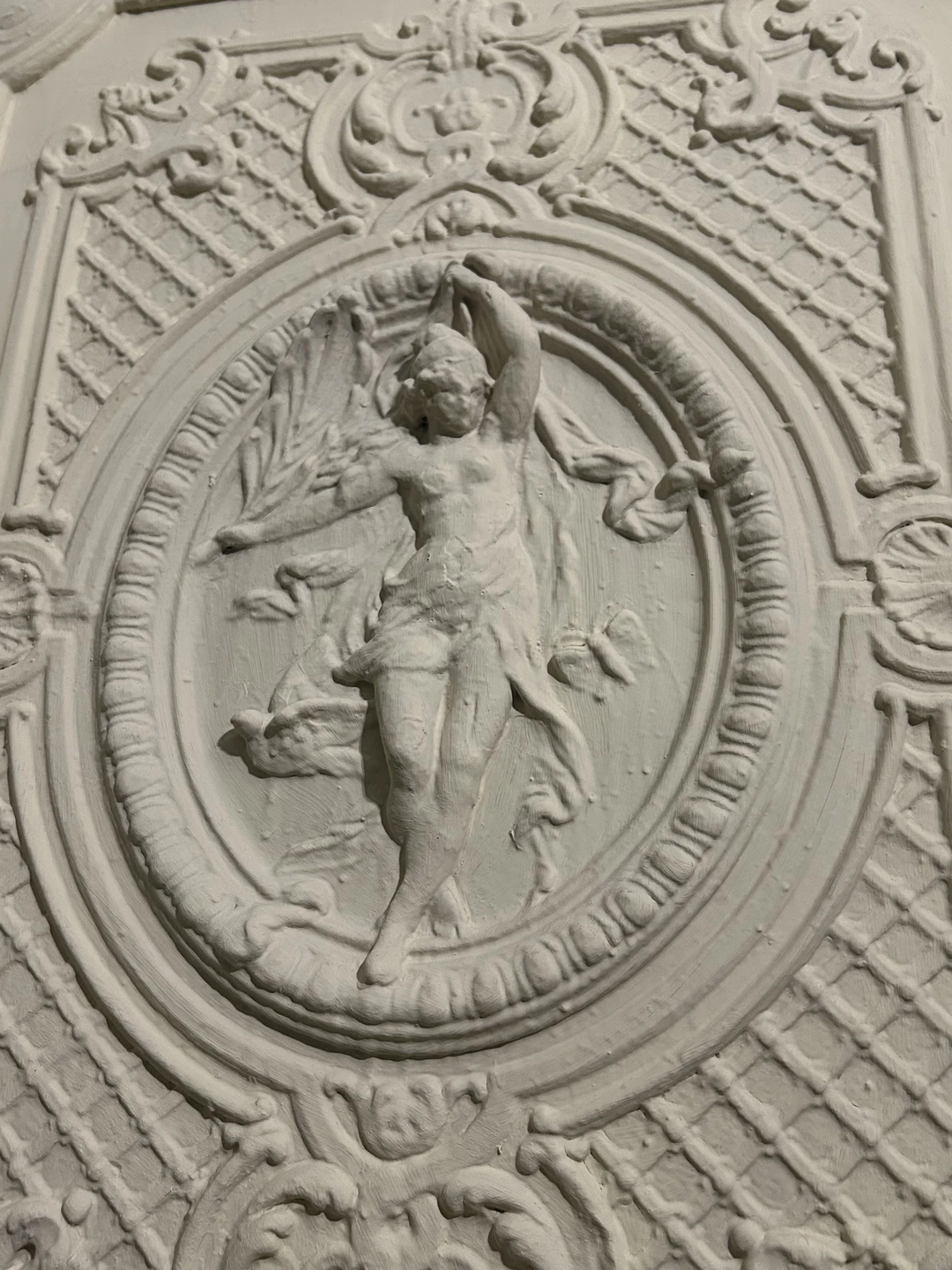 Секреты Петроградской стороны: дворы-колодцы, парадные и доходные дома (Алипова)