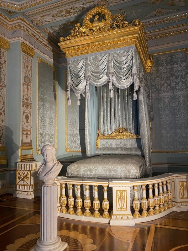 Гатчина: дворец-замок и пейзажный парк