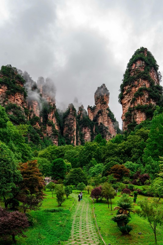 По национальному парку Чжанцзяцзе
