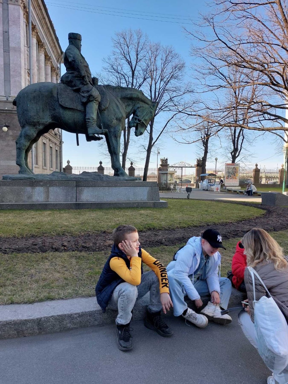 Экскурсия по Петербургу для детей: на поиски загадок, призраков и котов (7/8)