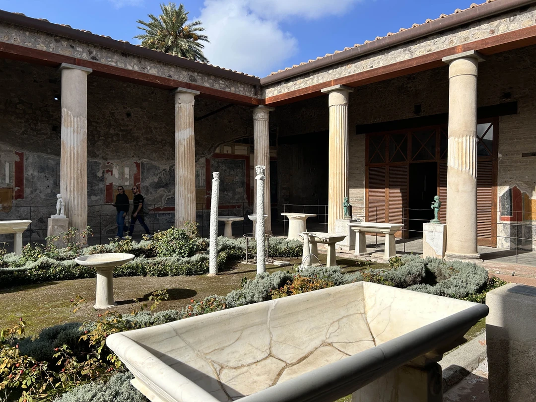 Помпеи - погружение в прошлое и свежий взгляд на настоящее (Елена)