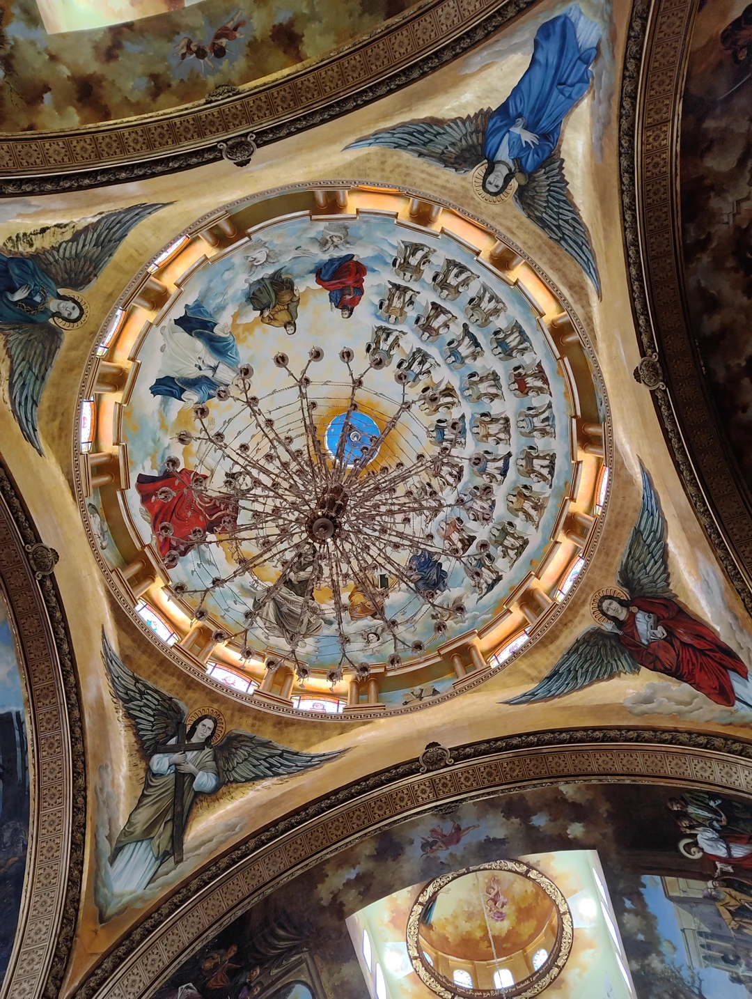 Мы впервые посещали этот город и хотели получить о нем максимально полное первое впечатление. Выбор пал