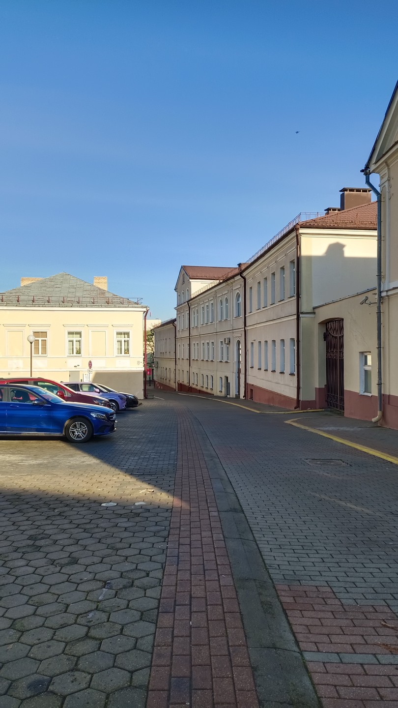 Поездка в Гродно нам очень понравилась, машина была у места нашего проживания четко ко времени, водитель