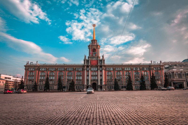 Фото - Экскурсия: "Топ-10 мест Екатеринбурга на прогулке с местным жителем"