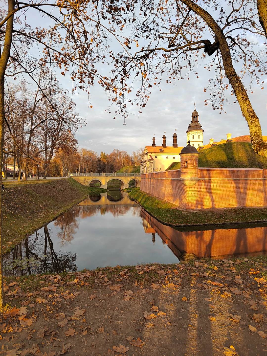 Групповая экскурсия в замки Мир и Несвиж (обед включен) (Наталья)