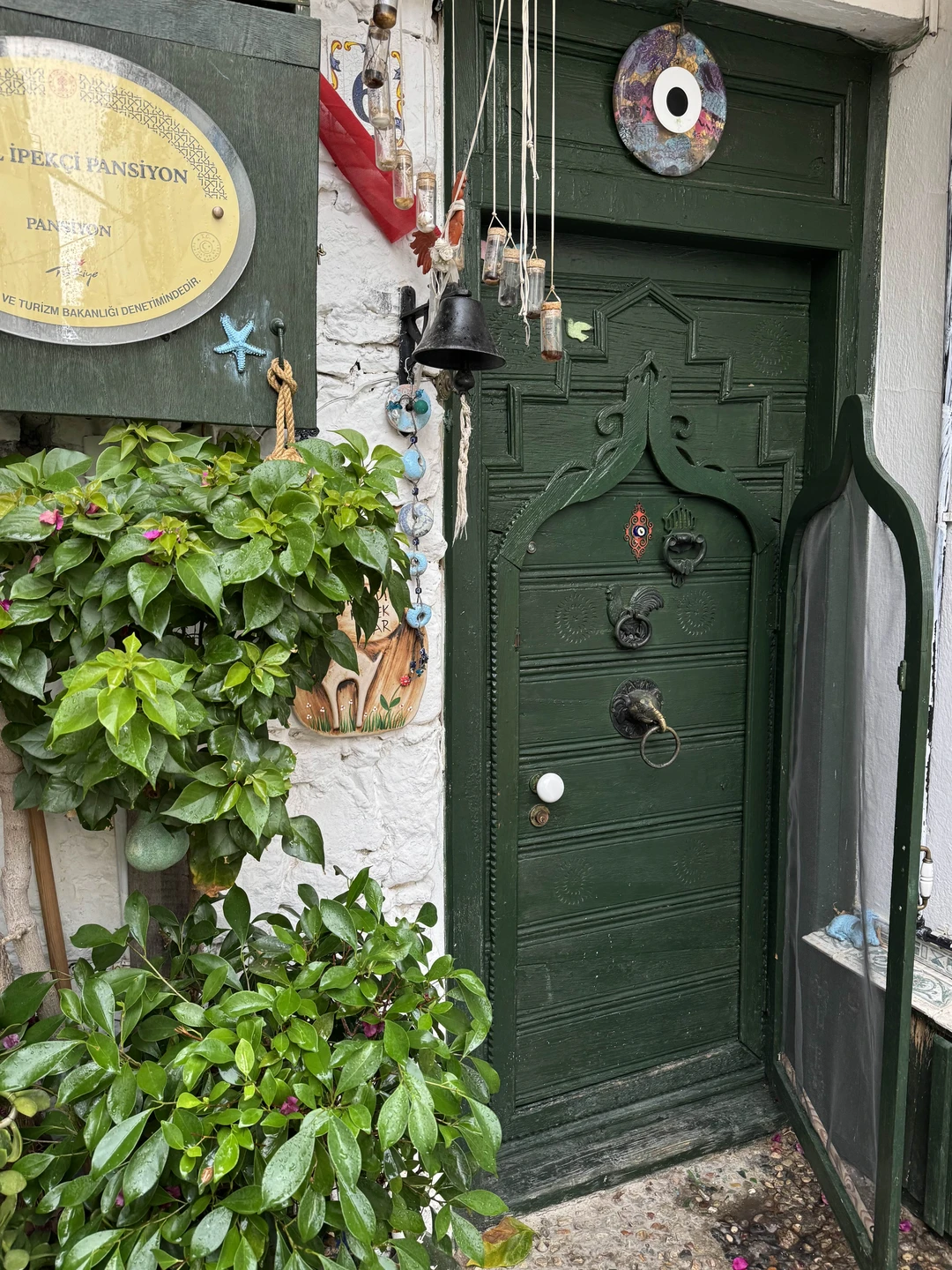 Были на экскурсии у Джемиля в конце сентября. Заранее попросили составить маршрут, который сочетал бы в