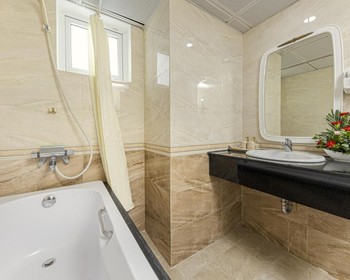 Фото отзыва 4: авторский тур "Экспресс-тур во Вьетнам: круиз на лайнере 5* по бухте Халонг и знакомство с Ханоем в мини-группе"