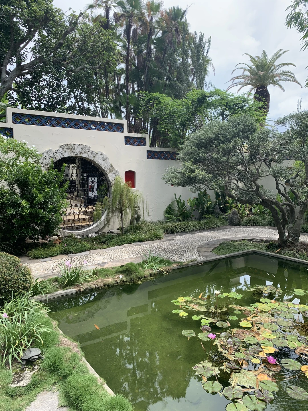 Замечательная экскурсия! Палм-Бич это кусочек роскошной Европы, очень нетипичный для Америки город! Экскурсия прошла очень интересно,