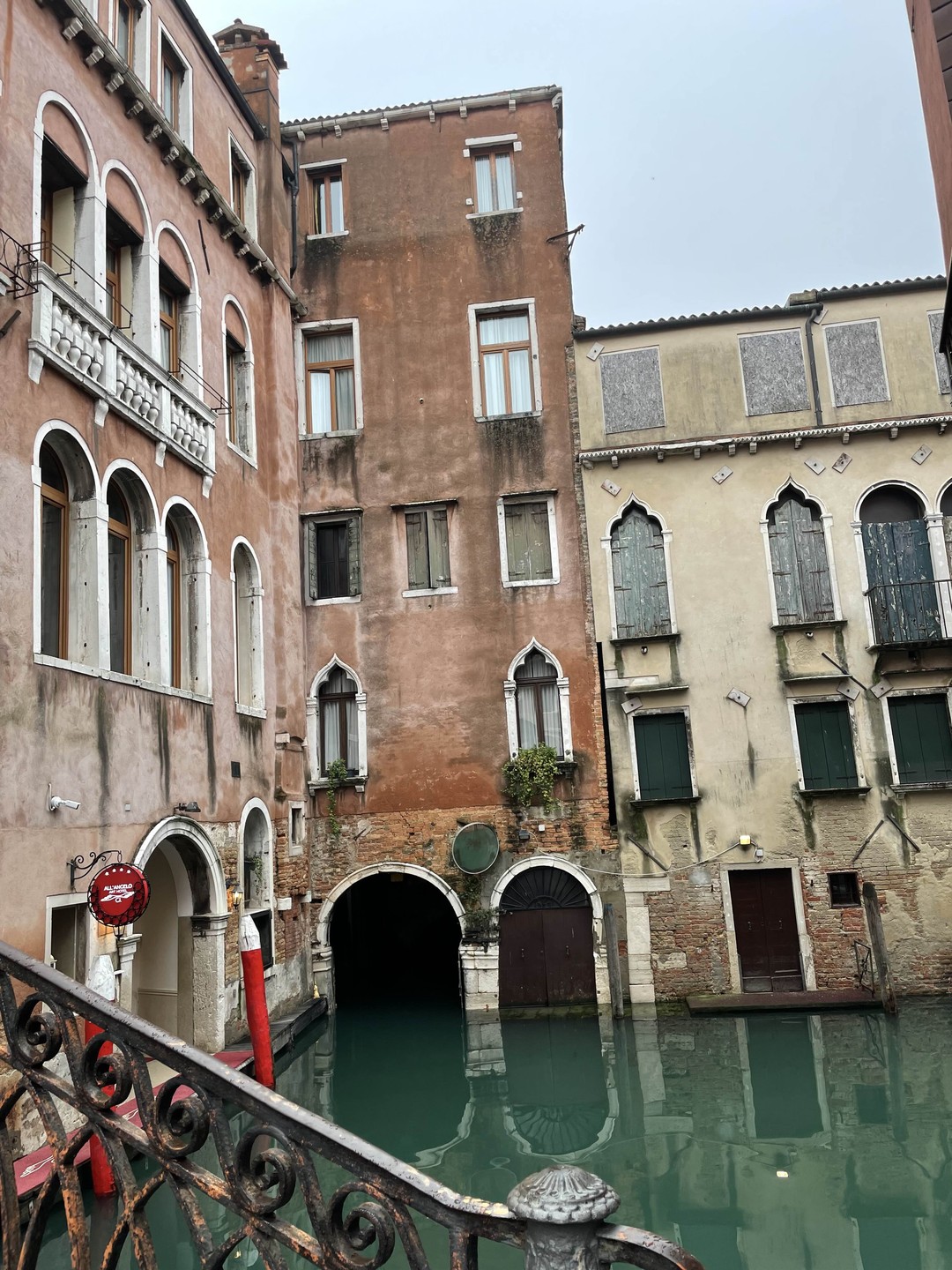 Очень понравилась экскурсия, маршрут строится из пожеланий туриста или Татьяна сама порекомендует что посмотреть, интересный рассказ