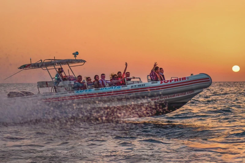 Романтика на волнах: прогулка без гида на «Лодке любви»