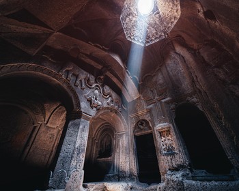 Монастырь Гегард и храм Гарни