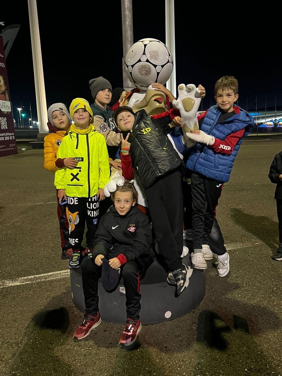 Спасибо большое Василисе, подстроилась полностью под наше время, количество человек. Было интересно, детям понравилось. 🙏