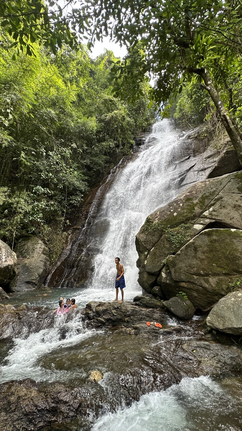 Мы замечательно провели время на этой экскурсии с Тимуром. Всё прошло в комфортном ритме, много красоты