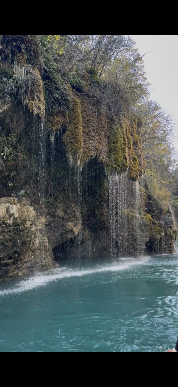 Потрясающий тур с продуманной до мелочей программой, очень насыщенный и содержательный. Узнали много нового о Дагестане