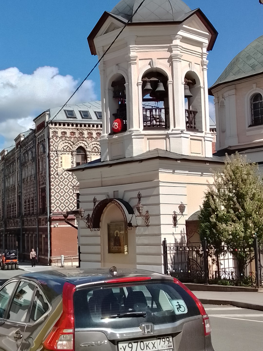 Я очень люблю такие, нестандартные экскурсии. Елена показала нам такую Москву, которую самостоятельно никогда не увидишь. Спасибо огромное.