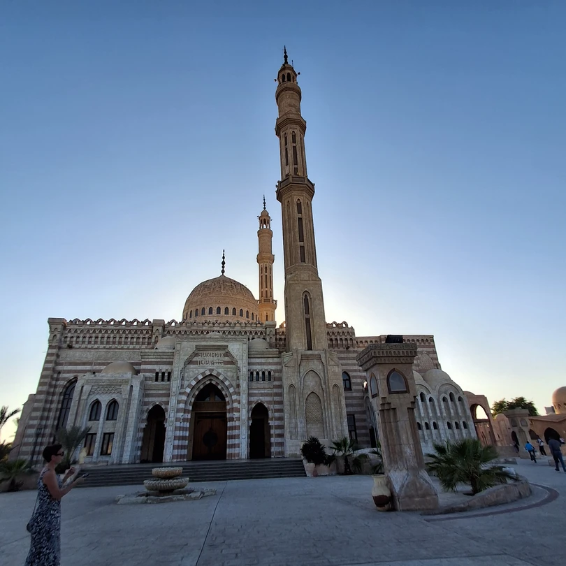 Очень увлекательная экскурсия, насыщенная впечатлениями и информативная. Детям тоже будет интересно