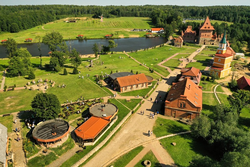 Трансфер на минивэне из Минска в парк истории «Сула» - и обратно