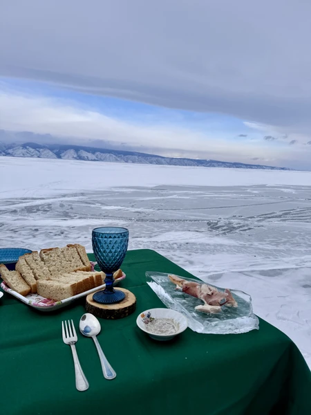 Мы решили купить тур на Байкал спонтанно — хотелось уложиться в 3 дня и успеть увидеть