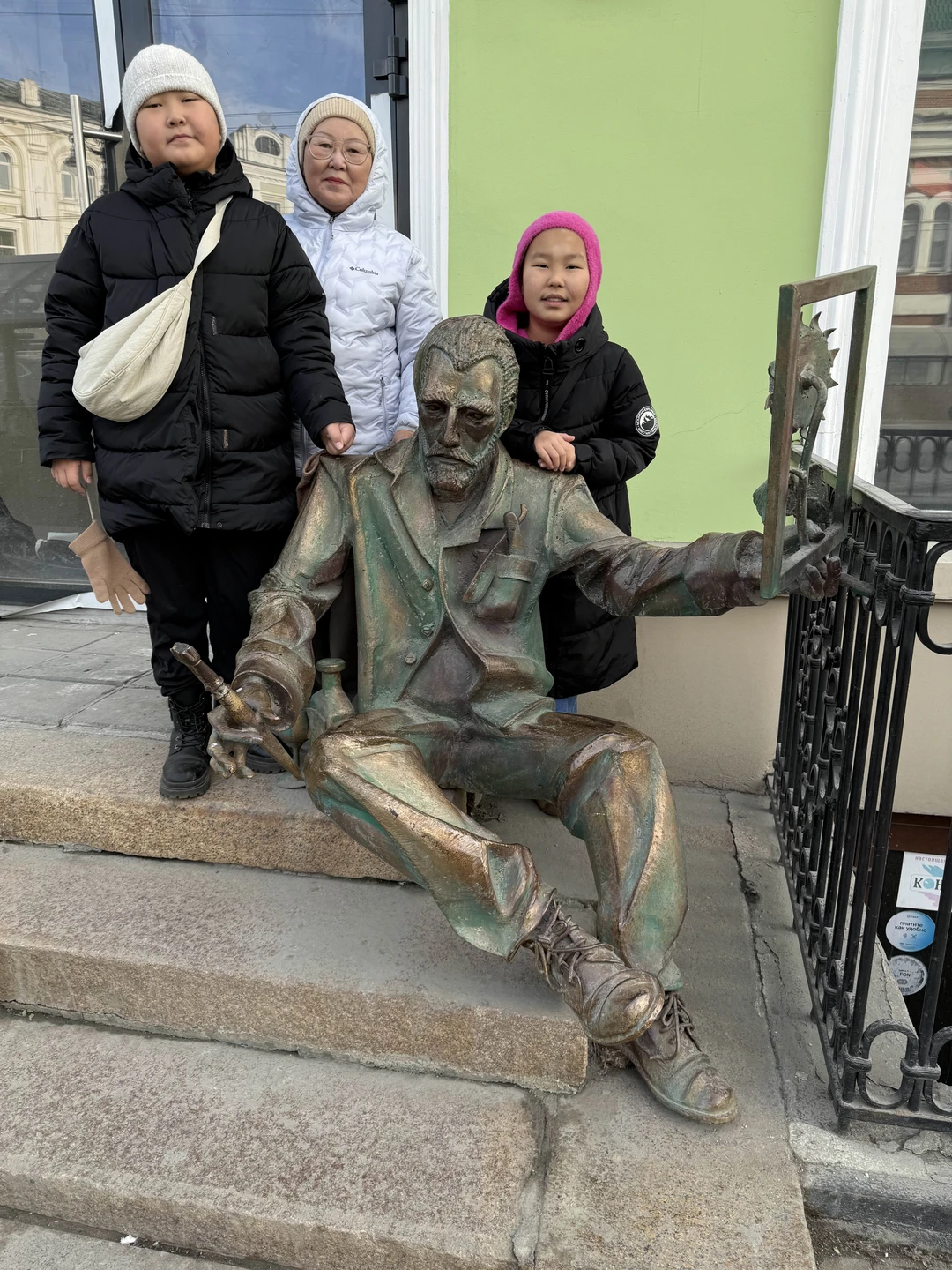 За эти два часа мы с экскурсоводом Элиной осмотрели почти все достопримечательности города Омск. Рассказала нам