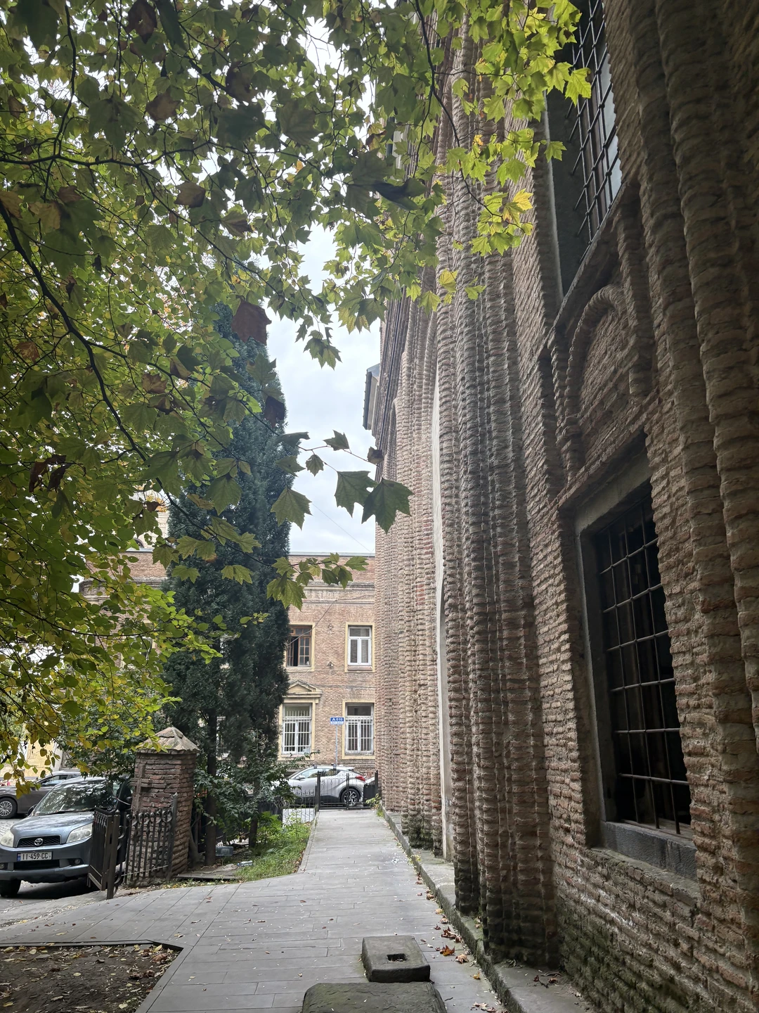 Побывали на экскурсии с Владимиром. Я была с мужем и двумя дочками 13 лет. Все мы