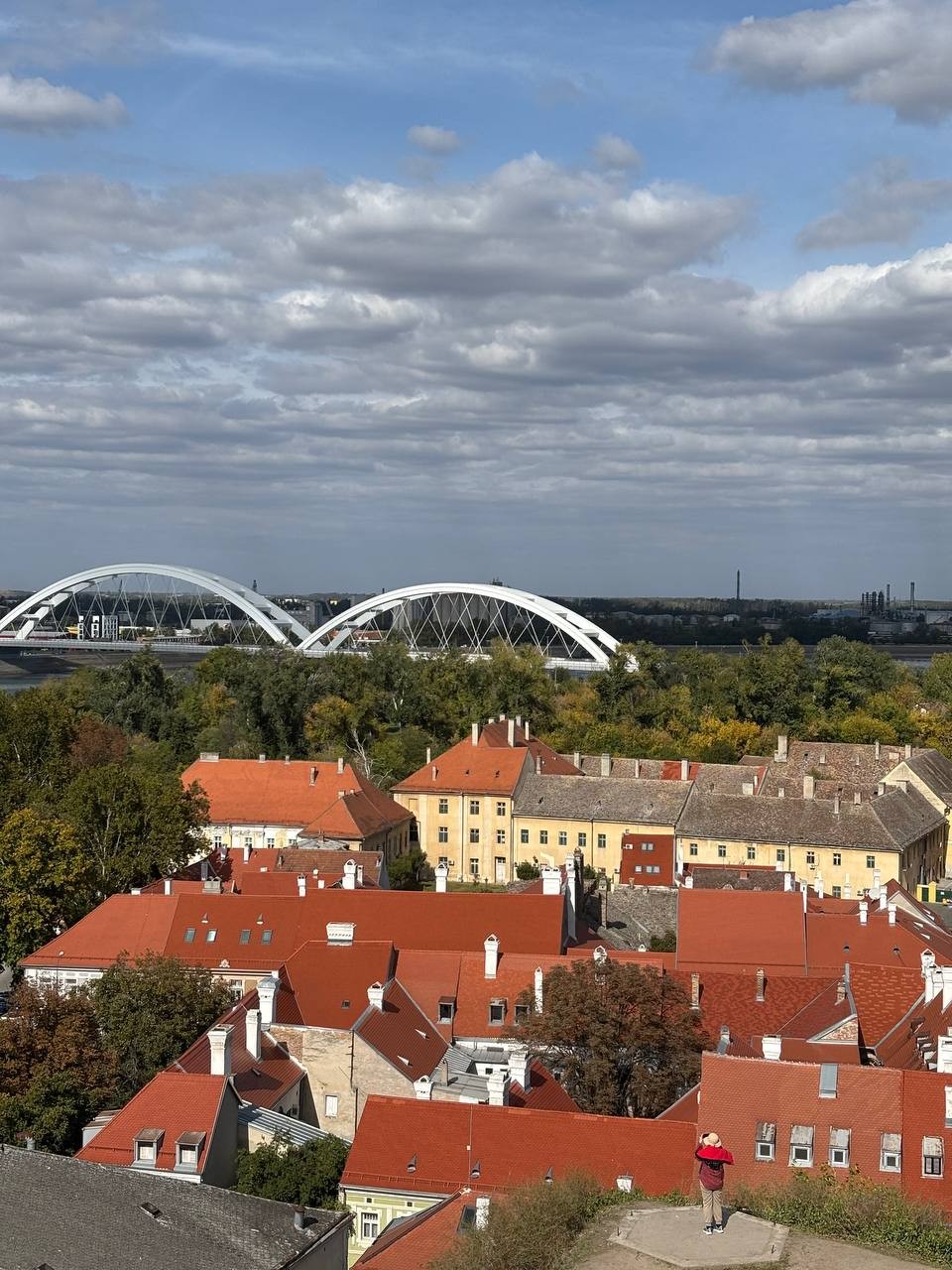 По северу Сербии на авто: архитектура, винодельня и крепость (Надежда)