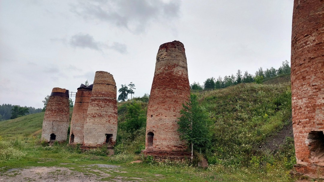 Несмотря на дождь, Алексей организовал чудесную экскурсию. Все тайны открывать не буду - был неожиданный сюрприз