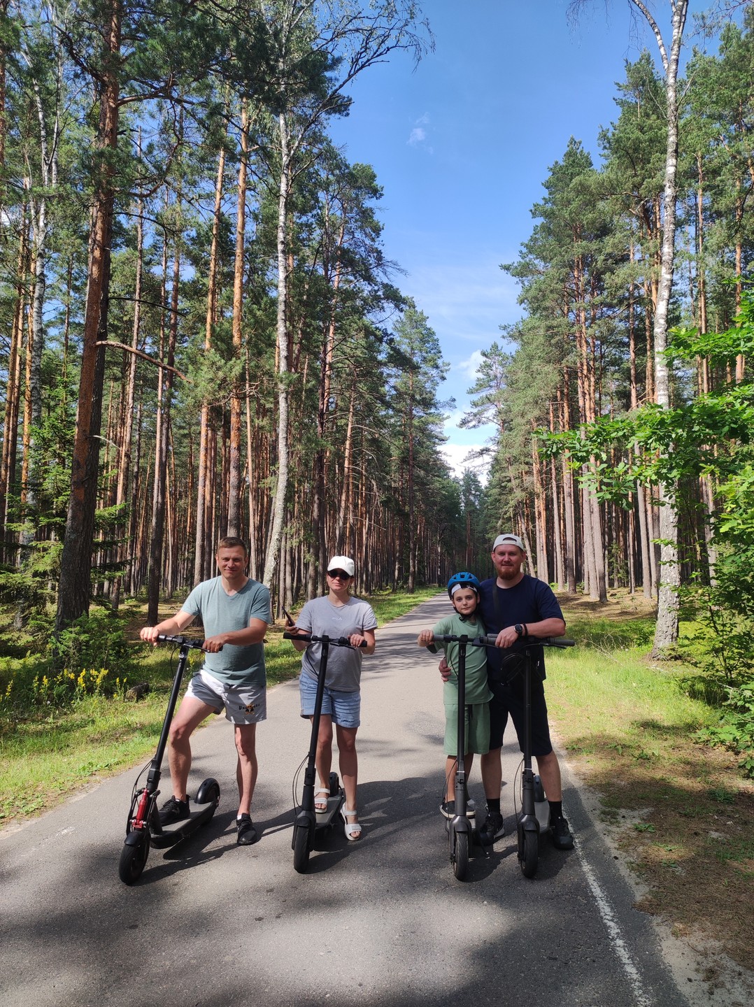 Сплавлялись на каяках по речке в Беловежской пуще - это однозначно лучший досуг в этом месте