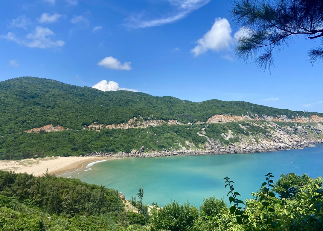 Люблю оставлять только хорошие отзывы, но в объективной оценке этого тура есть необходимость. Авторским тур можно