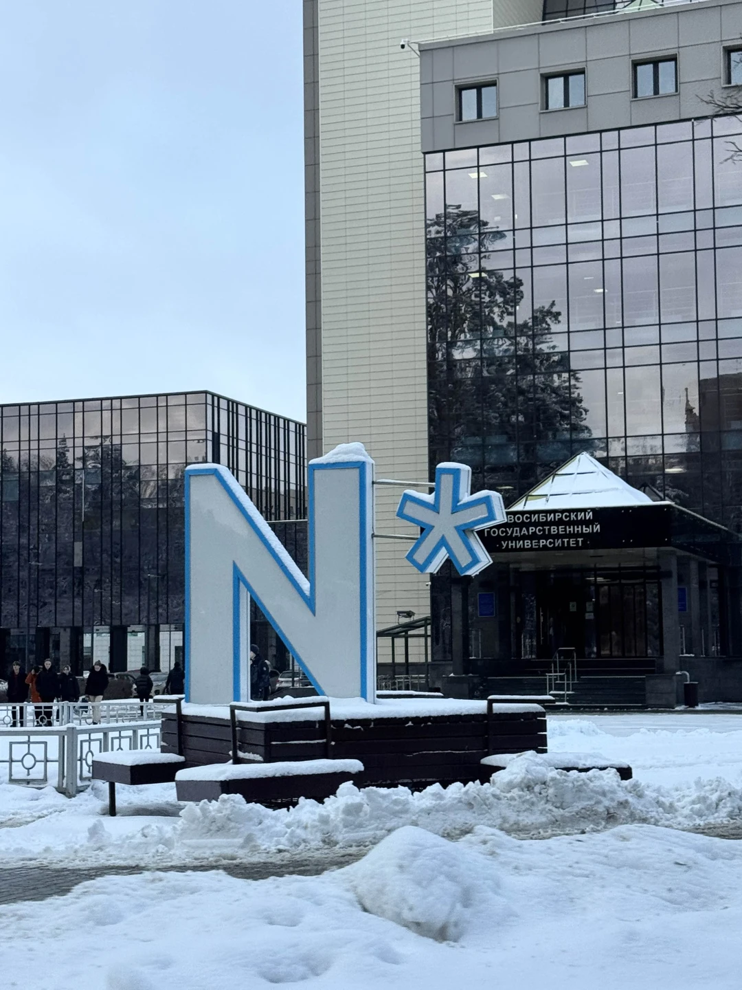 Виктор! Спасибо Вам за увлекательное насыщенное путешествие! Очень приятно слушать человека, влюбленного в свой город и