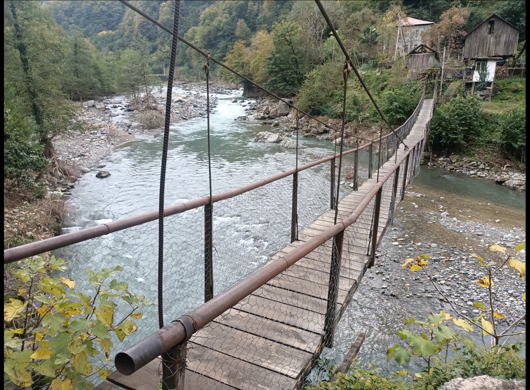 Просто восхитительно! Сердечное спасибо гиду Гиви за незабываемый день. в Мачахельском ущелье! Рассказывает интересно, в дороге