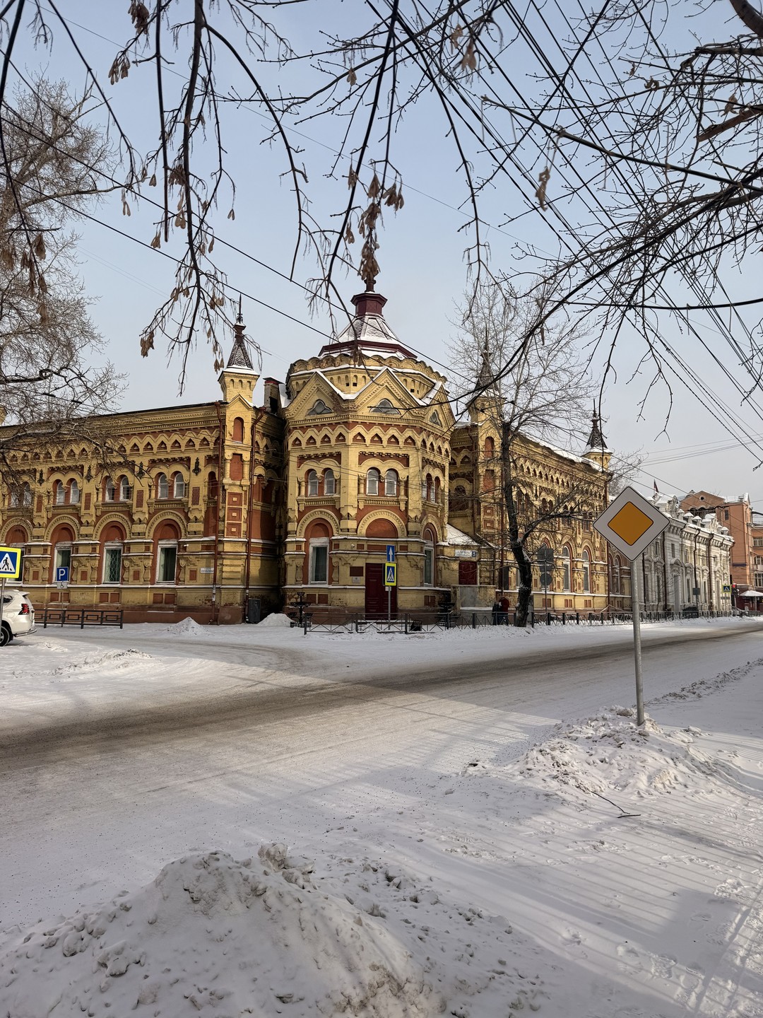 Прекрасная экскурсия. Оля замечательно владеет материалом. Отвечает на все вопросы))) Знает научные факты, исторические, легенды. Нам