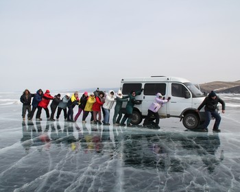 Путешествие на хивусе по льду Байкала, достопримечательности Ольхона