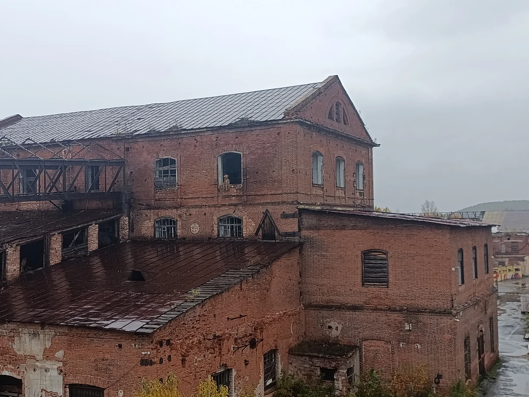 Хотя не повезло с погодой, экскурсия была замечательной. Много интересного и красивого. Неожиданный пдюс дождя -