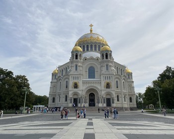 Петергоф и Кронштадт
