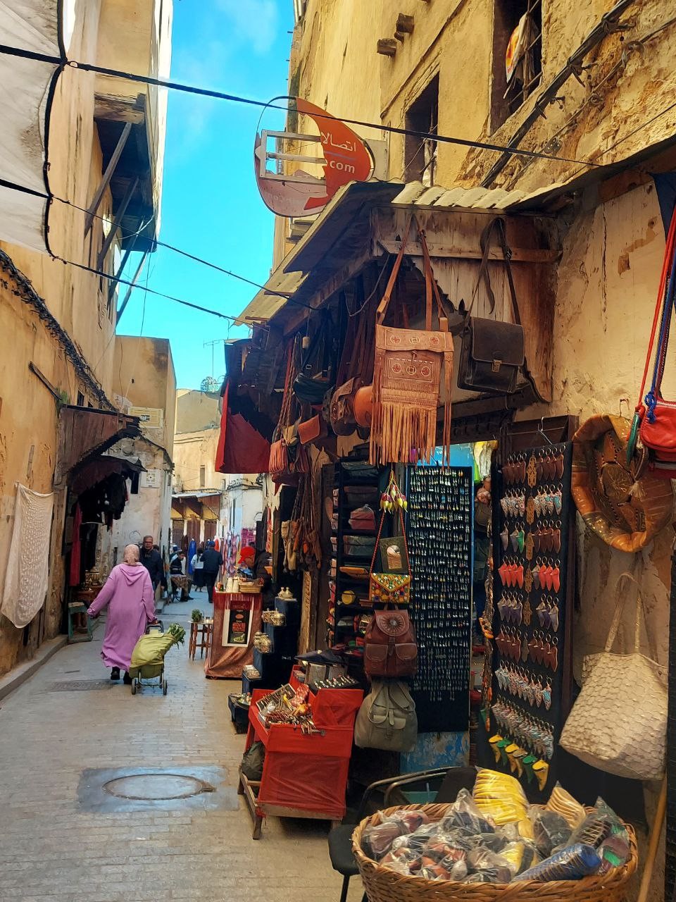 Для нас проводил экскурсию Зидан