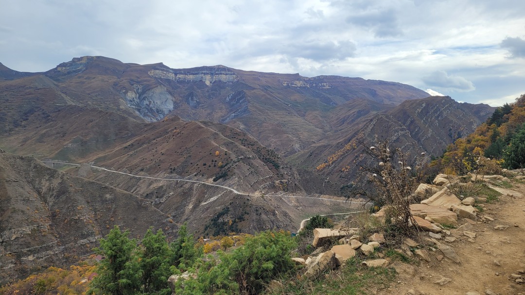 «Ханская крепость», подземный водопад и рукотворные террасы (Нина)
