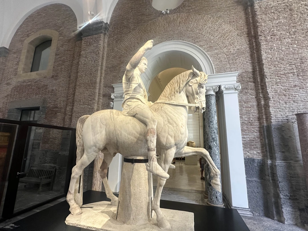 Елена - просто супер гид! Я однозначно рекомендую ее всем путешественникам. Она профессионал, с огромным количеством