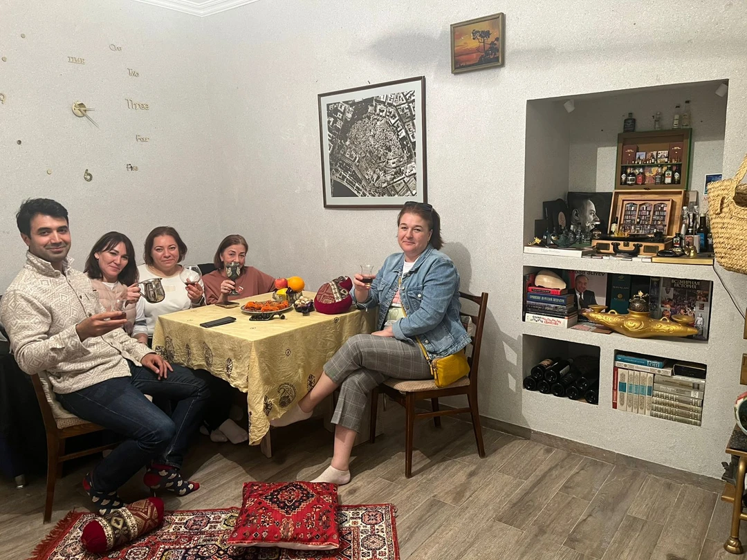 После посещения города Баку хотим оставить отзыв о экскурсии, которую провел для нас харизматичный гид Рауль