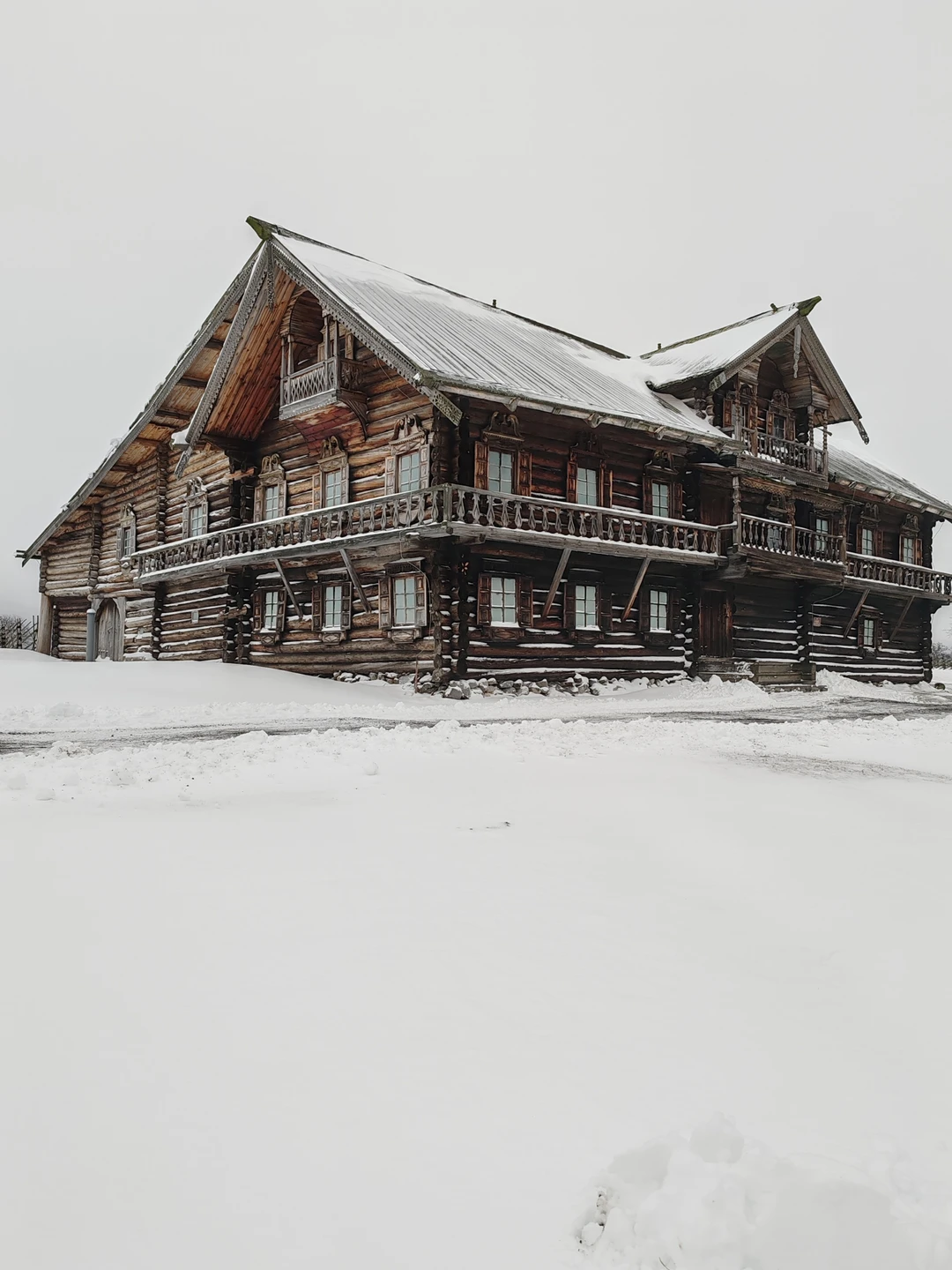 Спасибо, что возите на кижи зимой! На самом деле, кроме вас никого и не нашла. Понравилась