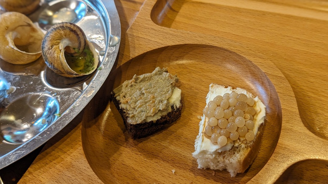 Очень интересная, оригинальная и вкусная экскурсия у Василия (он и задумщик, и организатор, и владелец улиточного