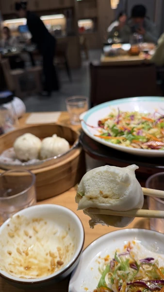 Большое спасибо Пэну. Очень оперативно выходил на связь. помогал с оформлением и оплатой. все четко!