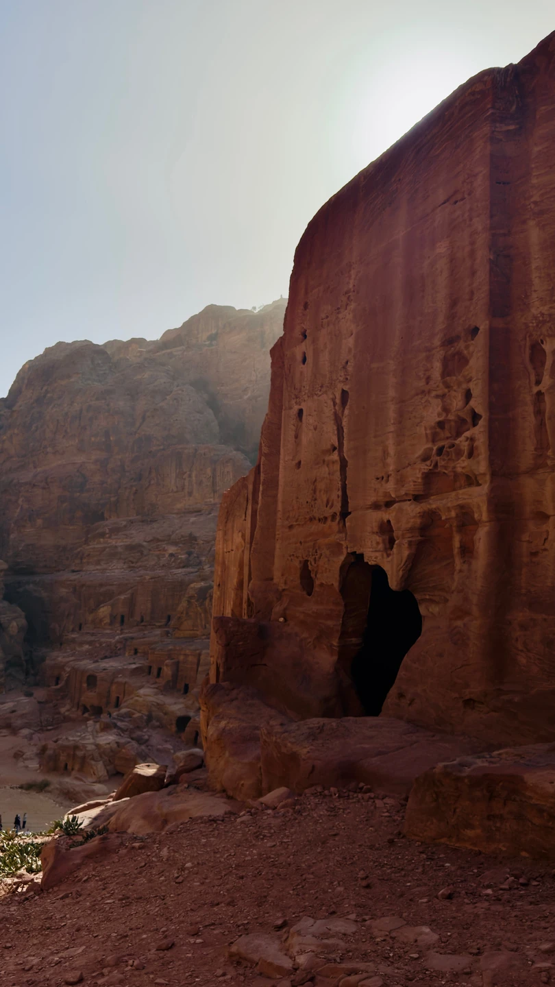 Это было потрясающее погружен е в атмосферу древней Петры, наш гид рассказывал потрясающие истории этого региона