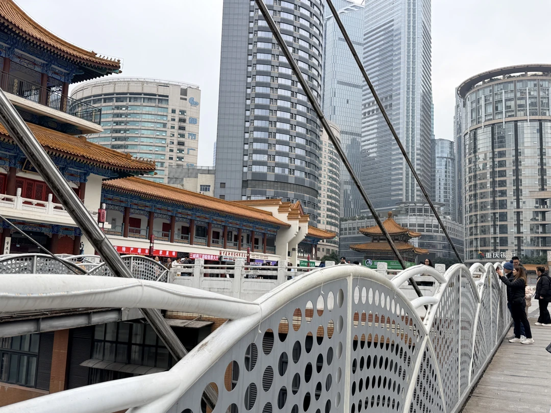 Экскурсию проводила замечательная и очень внимательная Алина! Экскурсией остались довольны! Также Алина дала много рекомендации для